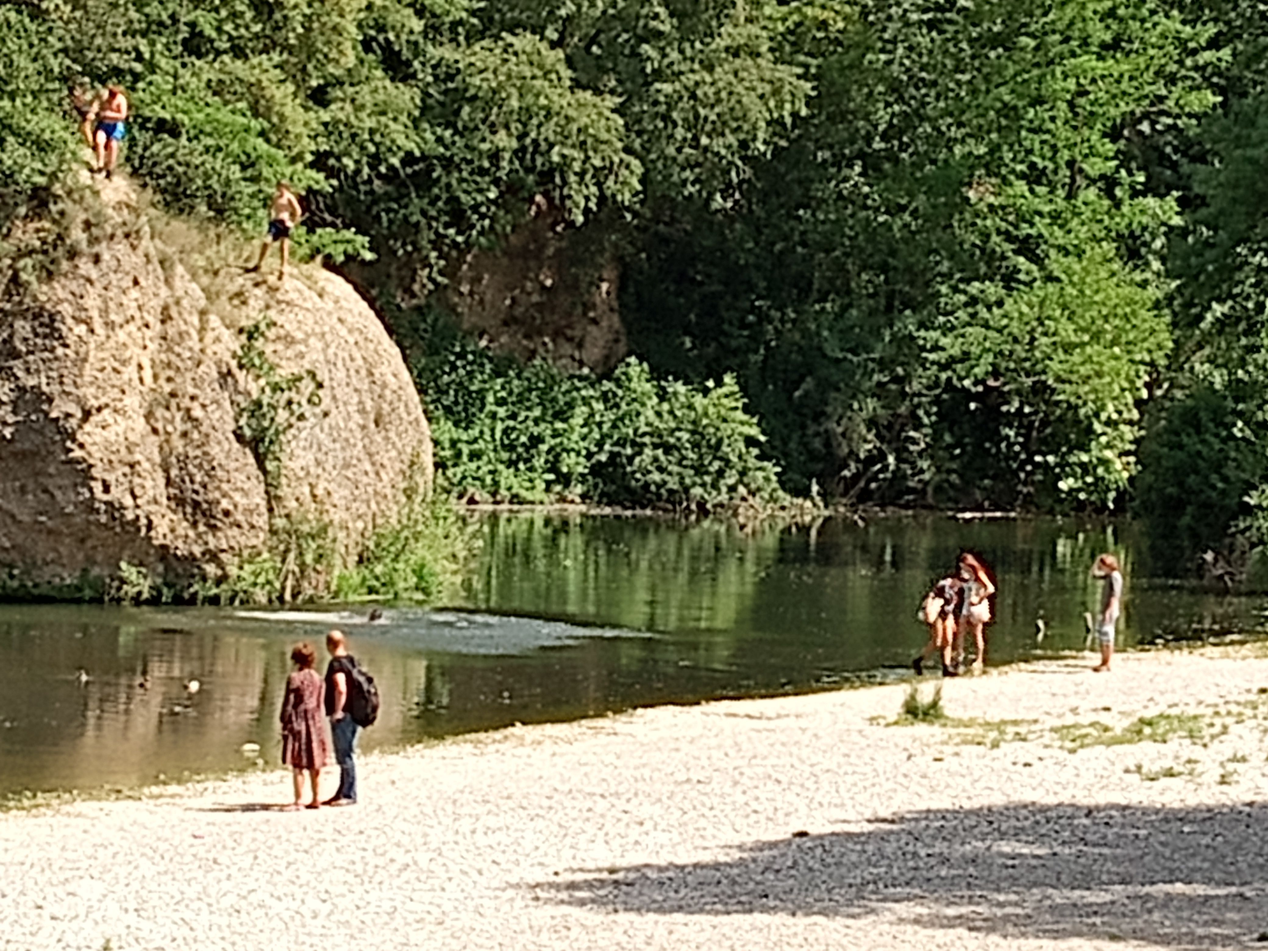 Besalu Rock Jump